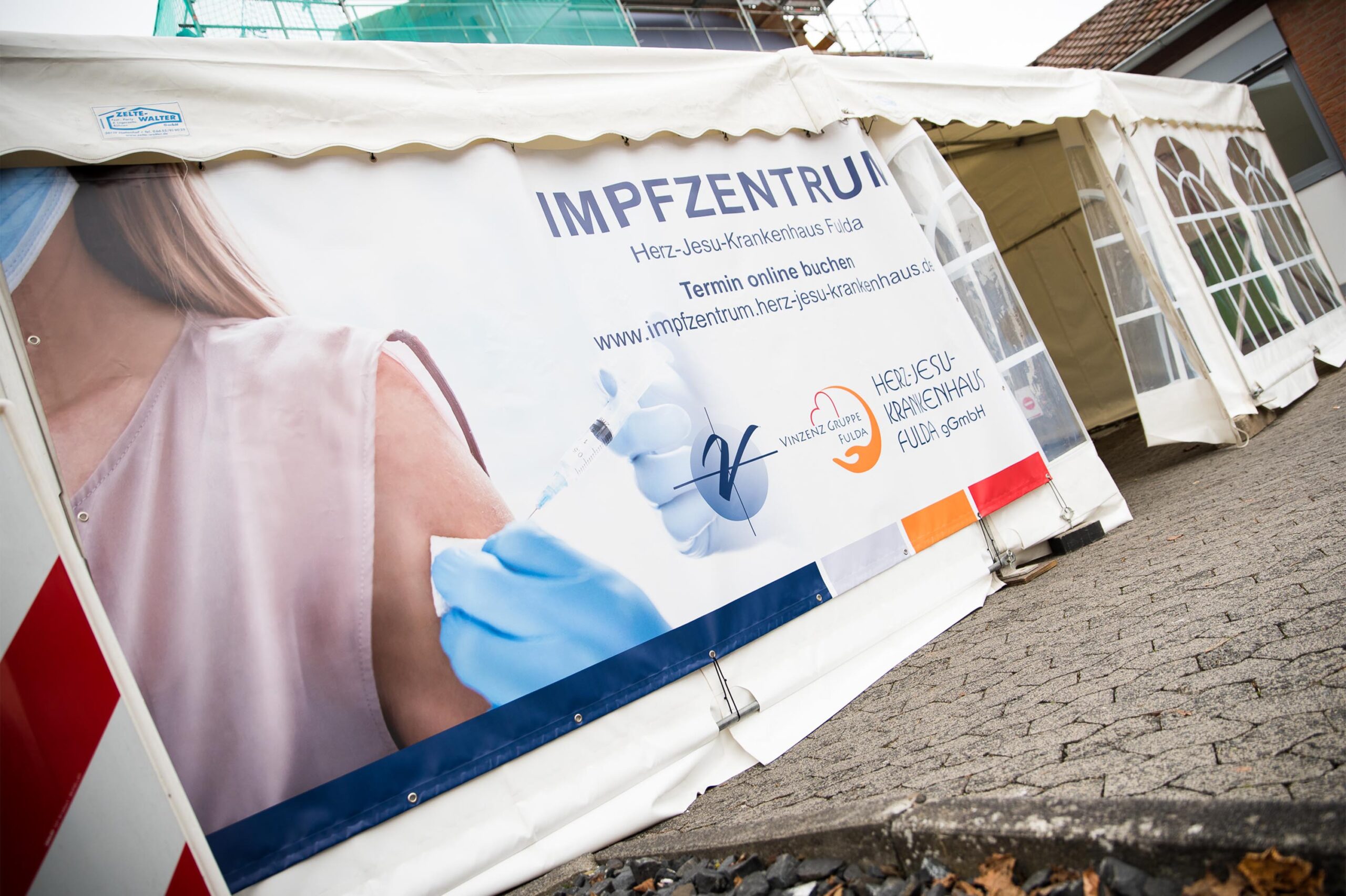 fuldainfo: Herz-Jesu-Krankenhaus Fulda eröffnet erstes Impfzentrum in der Buttlarstraße
