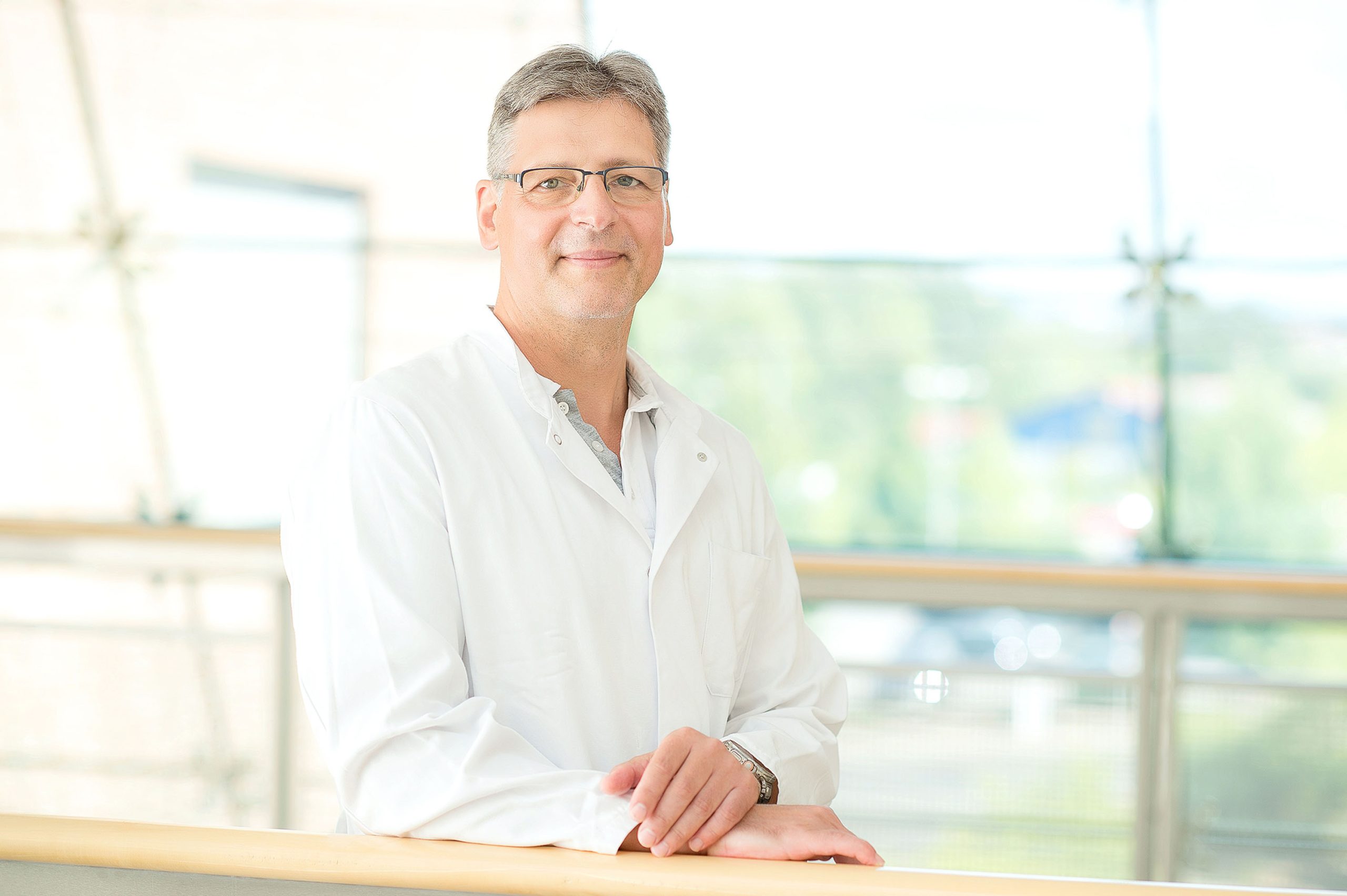 Dr. med. Steffen Hinz ist neuer Chefarzt der Orthopädie und Unfallchirurgie am Herz-Jesu-Krankenhaus Fulda