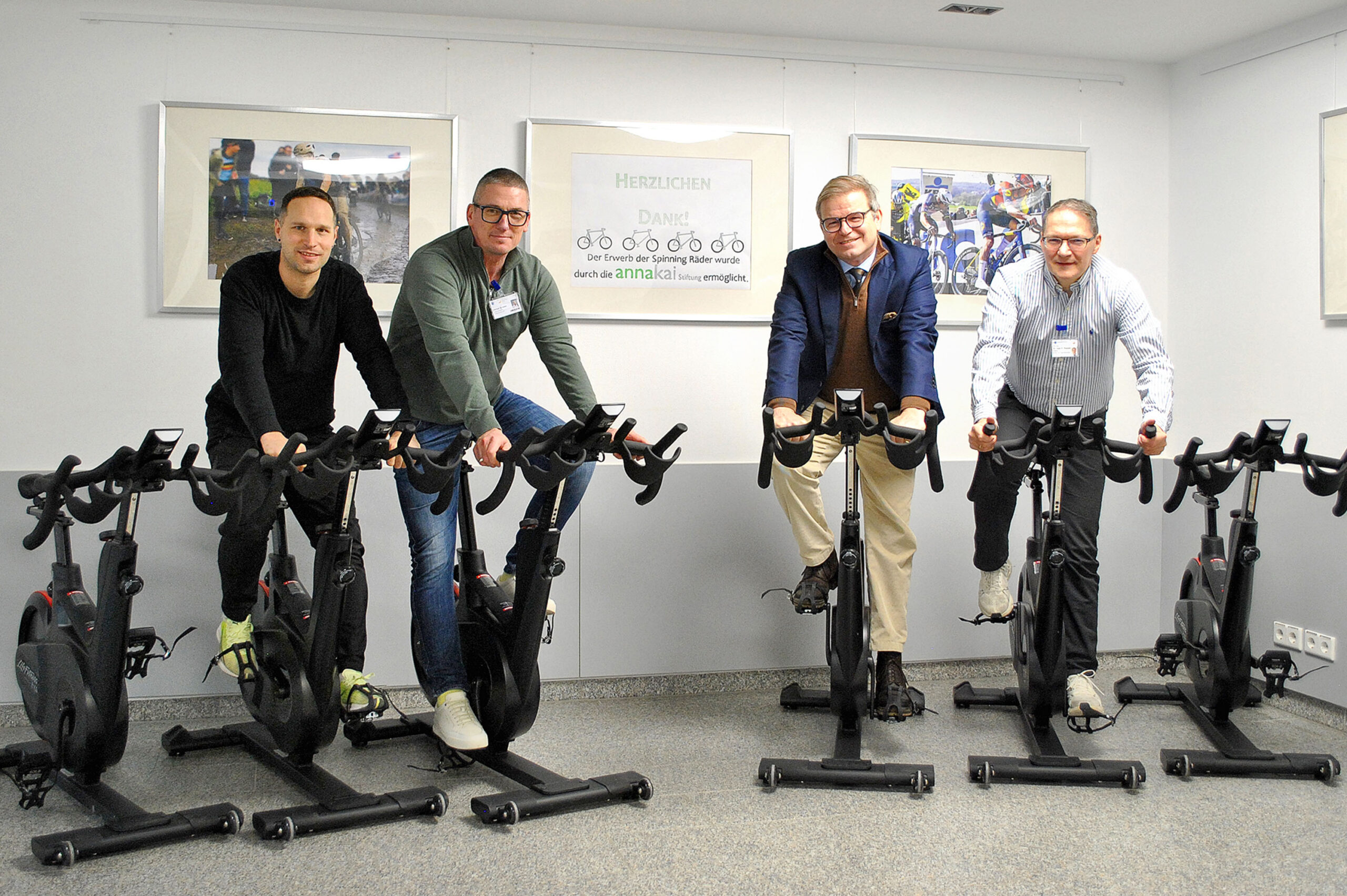 annakai-Stiftung spendet 16.000 Euro an die  Kinder- und Jugendpsychiatrie, Psychosomatik, Psychotherapie (KJP)